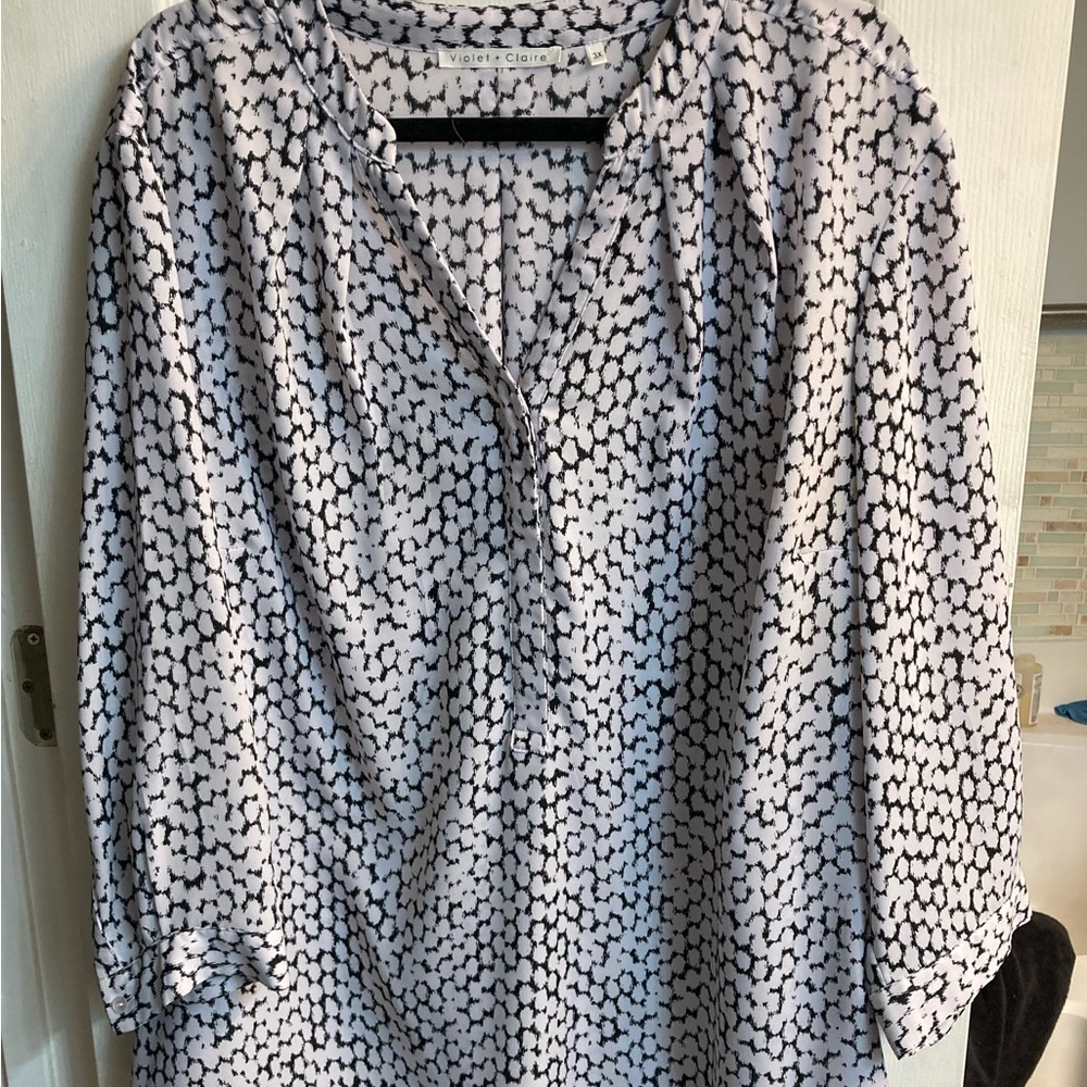 Plus size blouse - Picture 2 of 8